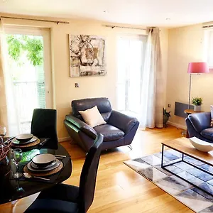 Stunning Close To Station With Free Parking! Cambridge (Cambridgeshire)